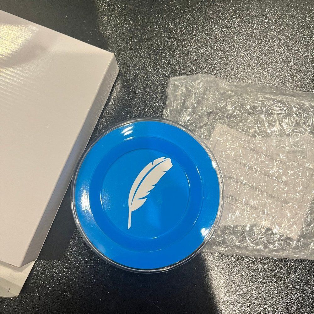 NWT Wireless‎ Blue Charging Pad